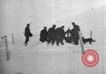 Standbild Ernest Shackleton's Tod und Grab Grytviken Südgeorgien, 1922, aus Sekunde 35 historischem Filmmaterial Videoclip 65675065873
