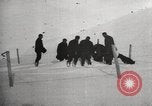 Standbild Ernest Shackleton's Tod und Grab Grytviken Südgeorgien, 1922, aus Sekunde 37 historischem Filmmaterial Videoclip 65675065873