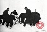 Standbild Ernest Shackleton's Tod und Grab Grytviken Südgeorgien, 1922, aus Sekunde 48 historischem Filmmaterial Videoclip 65675065873