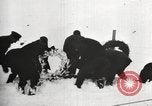 Standbild Ernest Shackleton's Tod und Grab Grytviken Südgeorgien, 1922, aus Sekunde 55 historischem Filmmaterial Videoclip 65675065873