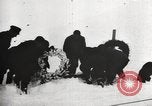 Standbild Ernest Shackleton's Tod und Grab Grytviken Südgeorgien, 1922, aus Sekunde 58 historischem Filmmaterial Videoclip 65675065873