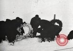 Standbild Ernest Shackleton's Tod und Grab Grytviken Südgeorgien, 1922, aus Sekunde 59 historischem Filmmaterial Videoclip 65675065873