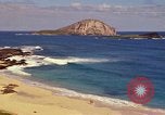 Immagine di Una spiaggia Honolulu Hawaii USA, 1967, secondo 27 filmato di repertorio 65675065910