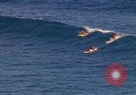 Immagine di Una spiaggia Honolulu Hawaii USA, 1967, secondo 28 filmato di repertorio 65675065910