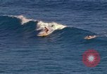 Immagine di Una spiaggia Honolulu Hawaii USA, 1967, secondo 30 filmato di repertorio 65675065910
