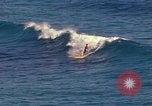 Immagine di Una spiaggia Honolulu Hawaii USA, 1967, secondo 31 filmato di repertorio 65675065910