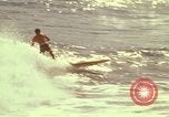 Immagine di Una spiaggia Honolulu Hawaii USA, 1967, secondo 59 filmato di repertorio 65675065910