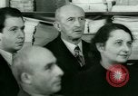 Standbild Einwanderer und Flüchtlinge lernen Nutzung von Telefon New York United States USA, 1941, aus Sekunde 54 historischem Filmmaterial Videoclip 65675065923