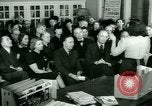 Standbild Erwachsenenbildung United States USA, 1941, aus Sekunde 6 historischem Filmmaterial Videoclip 65675065926