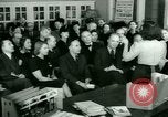 Standbild Erwachsenenbildung United States USA, 1941, aus Sekunde 9 historischem Filmmaterial Videoclip 65675065926