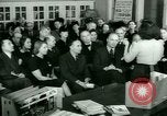 Standbild Erwachsenenbildung United States USA, 1941, aus Sekunde 10 historischem Filmmaterial Videoclip 65675065926