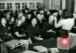 Standbild Erwachsenenbildung United States USA, 1941, aus Sekunde 12 historischem Filmmaterial Videoclip 65675065926