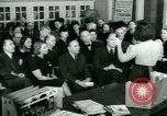Standbild Erwachsenenbildung United States USA, 1941, aus Sekunde 13 historischem Filmmaterial Videoclip 65675065926