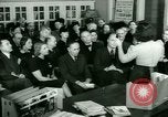 Standbild Erwachsenenbildung United States USA, 1941, aus Sekunde 14 historischem Filmmaterial Videoclip 65675065926