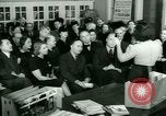 Standbild Erwachsenenbildung United States USA, 1941, aus Sekunde 16 historischem Filmmaterial Videoclip 65675065926