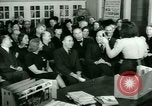 Standbild Erwachsenenbildung United States USA, 1941, aus Sekunde 17 historischem Filmmaterial Videoclip 65675065926