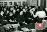 Standbild Erwachsenenbildung United States USA, 1941, aus Sekunde 18 historischem Filmmaterial Videoclip 65675065926