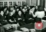 Standbild Erwachsenenbildung United States USA, 1941, aus Sekunde 22 historischem Filmmaterial Videoclip 65675065926
