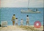 Standbild Strand Maui Hawaii United States USA, 1978, aus Sekunde 52 historischem Filmmaterial Videoclip 65675065941