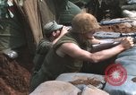 Standbild United States Marine Sniper duty Vietnam Krieg Khe Sanh Vietnam, 1968, aus Sekunde 14 historischem Filmmaterial Videoclip 65675065993