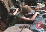 Standbild United States Marine Sniper duty Vietnam Krieg Khe Sanh Vietnam, 1968, aus Sekunde 16 historischem Filmmaterial Videoclip 65675065993