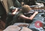 Standbild United States Marine Sniper duty Vietnam Krieg Khe Sanh Vietnam, 1968, aus Sekunde 17 historischem Filmmaterial Videoclip 65675065993