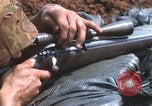 Standbild United States Marine Sniper duty Vietnam Krieg Khe Sanh Vietnam, 1968, aus Sekunde 37 historischem Filmmaterial Videoclip 65675065993