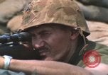 Standbild United States Marine Sniper duty Vietnam Krieg Khe Sanh Vietnam, 1968, aus Sekunde 56 historischem Filmmaterial Videoclip 65675065993