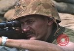 Standbild United States Marine Sniper duty Vietnam Krieg Khe Sanh Vietnam, 1968, aus Sekunde 58 historischem Filmmaterial Videoclip 65675065993