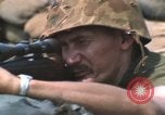 Standbild United States Marine Sniper duty Vietnam Krieg Khe Sanh Vietnam, 1968, aus Sekunde 59 historischem Filmmaterial Videoclip 65675065993