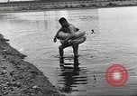 Standbild schwimmen Rohr Long Beach California USA, 1933, aus Sekunde 61 historischem Filmmaterial Videoclip 65675066030