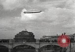 Standbild Graf Zeppelin Rom Italien, 1933, aus Sekunde 16 historischem Filmmaterial Videoclip 65675066031