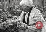 Standbild 128 Jahre alte Frau Delhi California USA, 1933, aus Sekunde 29 historischem Filmmaterial Videoclip 65675066032