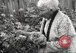 Standbild 128 Jahre alte Frau Delhi California USA, 1933, aus Sekunde 35 historischem Filmmaterial Videoclip 65675066032