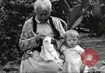 Standbild 128 Jahre alte Frau Delhi California USA, 1933, aus Sekunde 39 historischem Filmmaterial Videoclip 65675066032