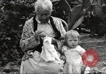 Standbild 128 Jahre alte Frau Delhi California USA, 1933, aus Sekunde 40 historischem Filmmaterial Videoclip 65675066032