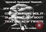 Standbild contortionists New York United States USA, 1933, aus Sekunde 3 historischem Filmmaterial Videoclip 65675066035