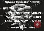 Standbild contortionists New York United States USA, 1933, aus Sekunde 5 historischem Filmmaterial Videoclip 65675066035