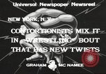 Standbild contortionists New York United States USA, 1933, aus Sekunde 7 historischem Filmmaterial Videoclip 65675066035
