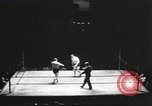 Standbild contortionists New York United States USA, 1933, aus Sekunde 14 historischem Filmmaterial Videoclip 65675066035