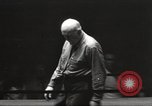 Standbild contortionists New York United States USA, 1933, aus Sekunde 20 historischem Filmmaterial Videoclip 65675066035