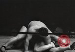 Standbild contortionists New York United States USA, 1933, aus Sekunde 24 historischem Filmmaterial Videoclip 65675066035