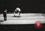 Standbild contortionists New York United States USA, 1933, aus Sekunde 38 historischem Filmmaterial Videoclip 65675066035