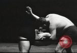Standbild contortionists New York United States USA, 1933, aus Sekunde 44 historischem Filmmaterial Videoclip 65675066035