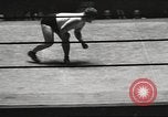 Standbild contortionists New York United States USA, 1933, aus Sekunde 59 historischem Filmmaterial Videoclip 65675066035