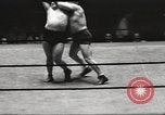 Standbild contortionists New York United States USA, 1933, aus Sekunde 61 historischem Filmmaterial Videoclip 65675066035
