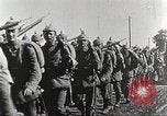 Image l'infanterie allemande de passer à l'avant Allemagne, 1916, de la seconde 13 séquences d'archives historiques vidéo 65675066054