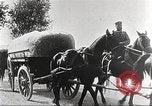Image l'infanterie allemande de passer à l'avant Allemagne, 1916, de la seconde 33 séquences d'archives historiques vidéo 65675066054