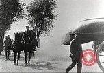 Image l'infanterie allemande de passer à l'avant Allemagne, 1916, de la seconde 38 séquences d'archives historiques vidéo 65675066054