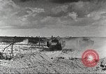 Standbild Britische Mark V Tanks England, 1927, aus Sekunde 28 historischem Filmmaterial Videoclip 65675066064